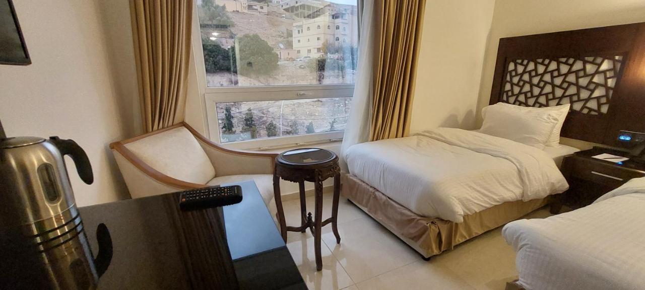 Petra Elite Hotel Вади Муса Екстериор снимка